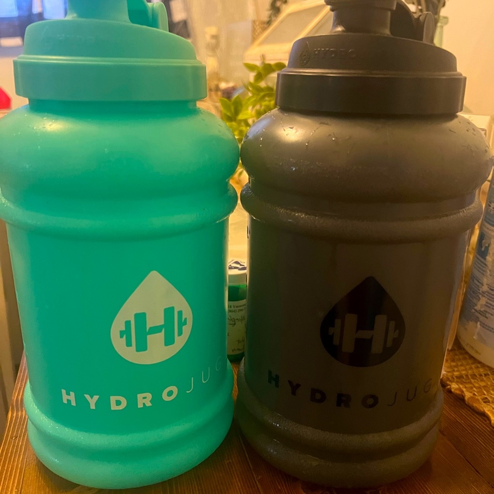 Hydro jug set. With sleeves
